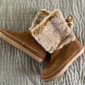 Toms Nepal suede and faux fur boots